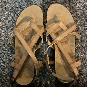 Elegant Tan Strappy Sandals